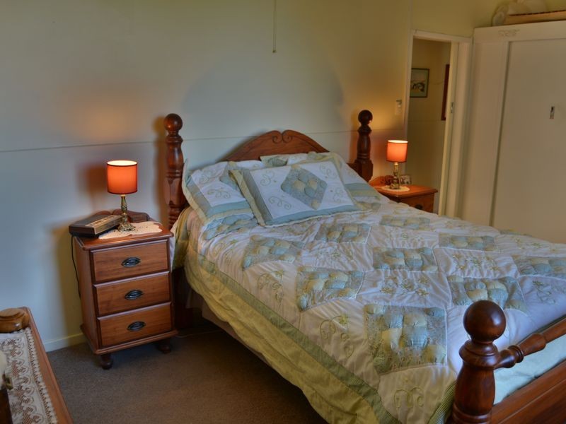 12 New England Highway, Allora QLD 4362