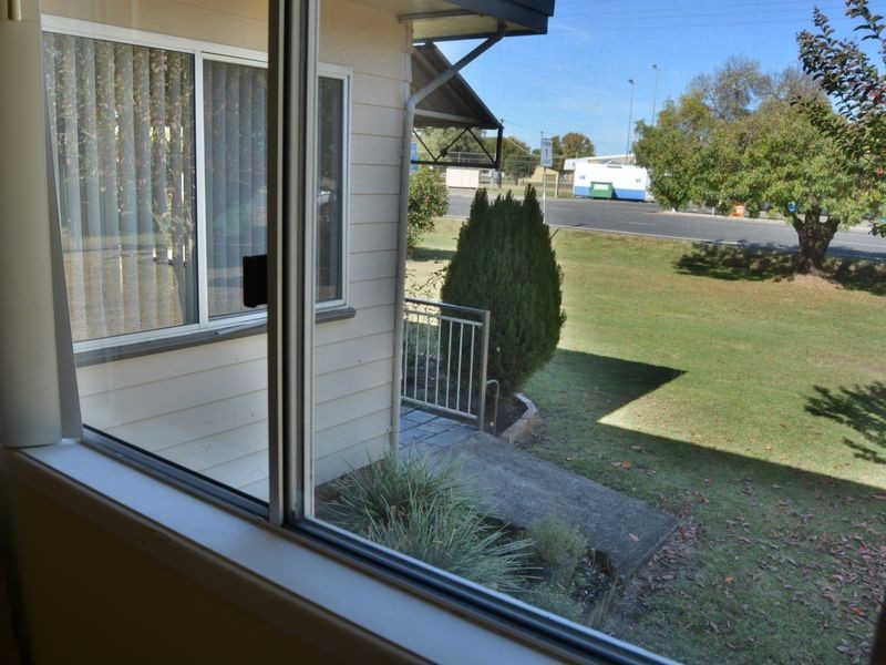 12 New England Highway, Allora QLD 4362