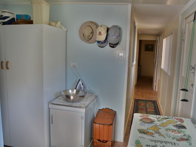 12 New England Highway, Allora QLD 4362