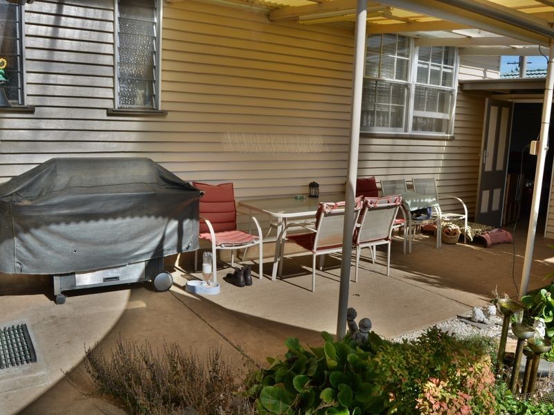 12 New England Highway, Allora QLD 4362