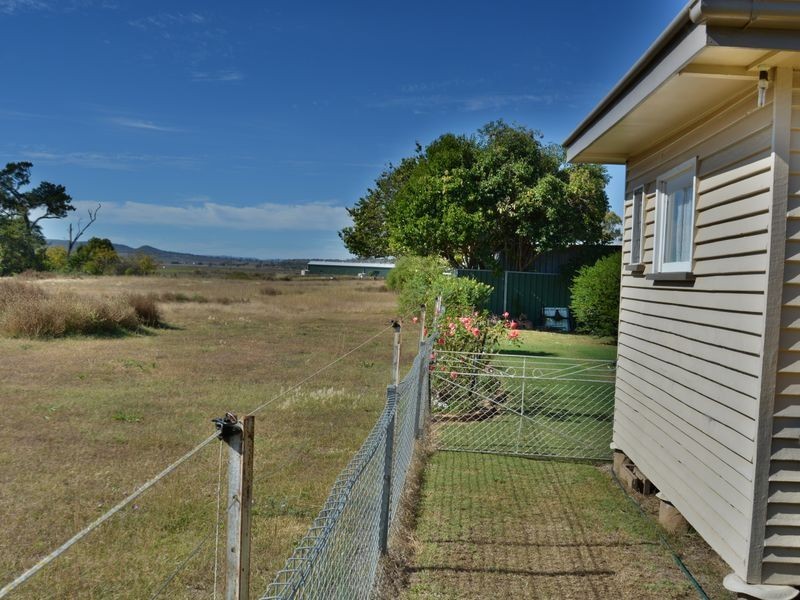 12 New England Highway, Allora QLD 4362