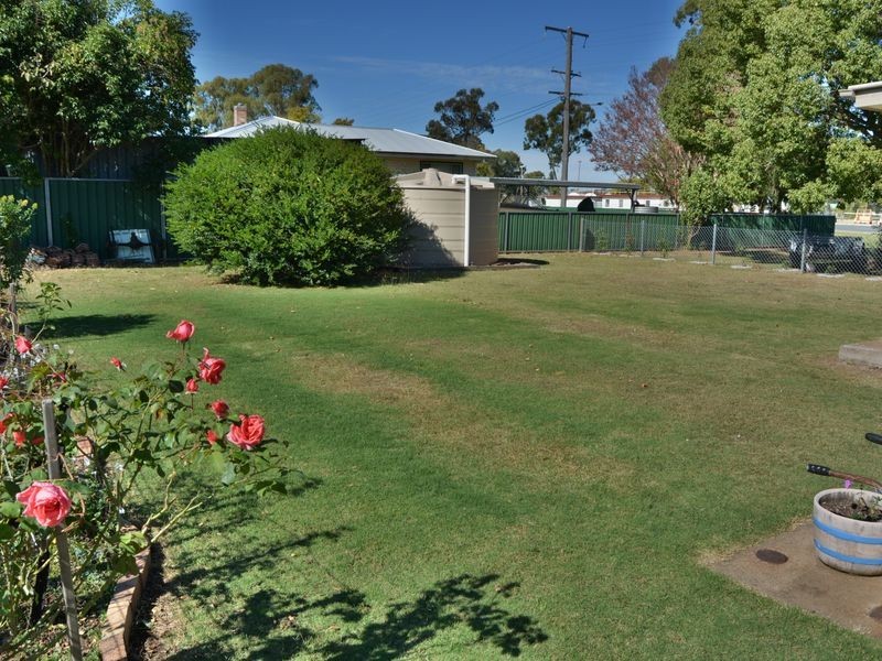 12 New England Highway, Allora QLD 4362