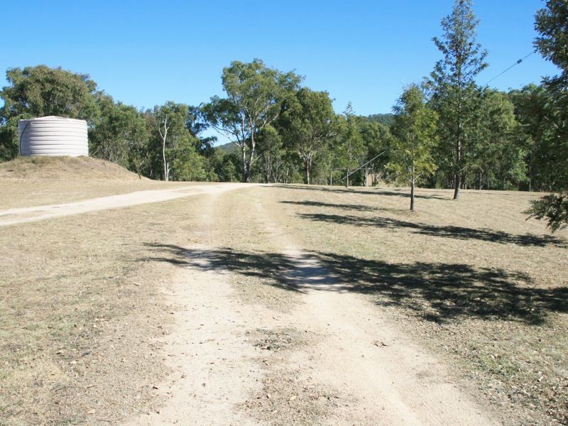 2129 Old Stanthorpe Road, Clintonvale QLD 4370