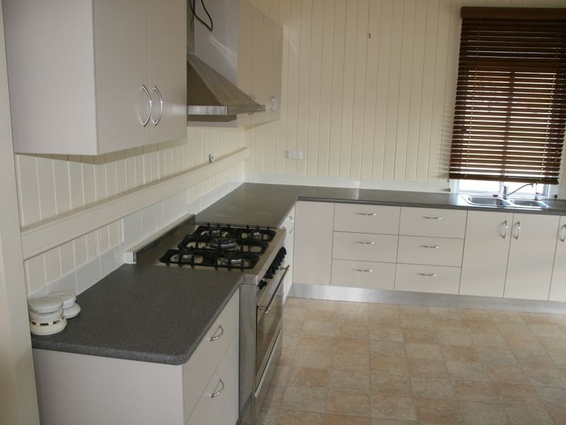16 Pine Street, Killarney QLD 4373