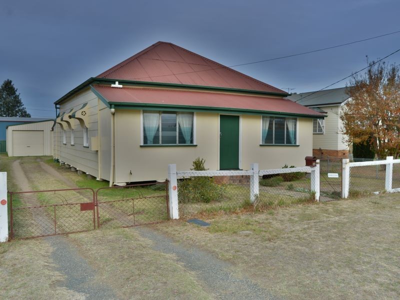 34 Lyons Street, Warwick QLD 4370