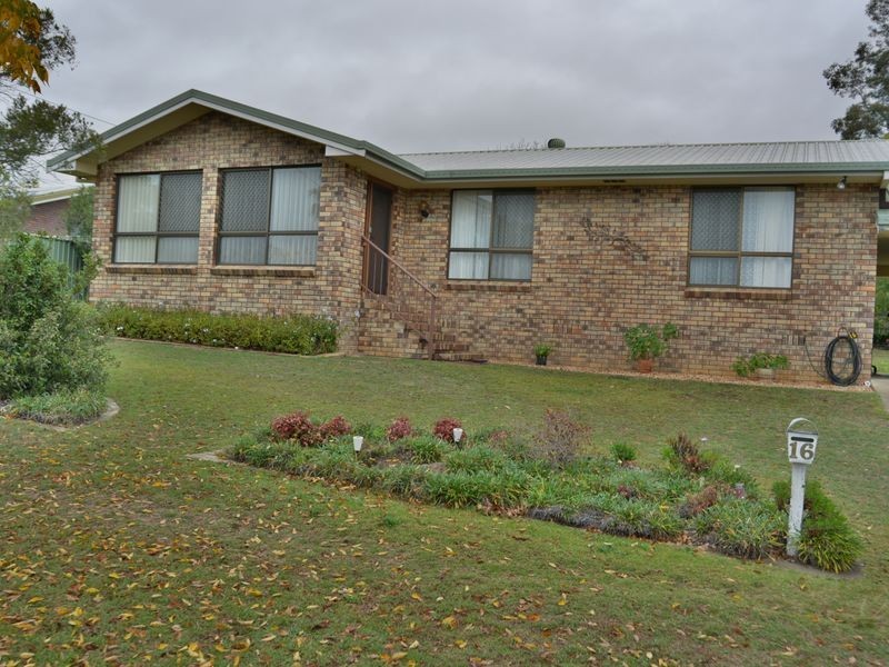 16 Matthew Jones Drive, Warwick QLD 4370