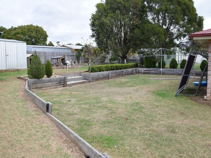 8 Johnson Street, Warwick QLD 4370
