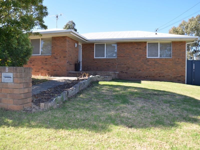 8 Furness Crescent, Warwick QLD 4370