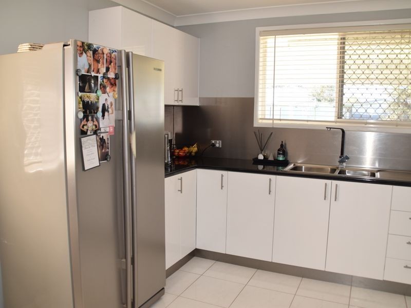 8 Furness Crescent, Warwick QLD 4370