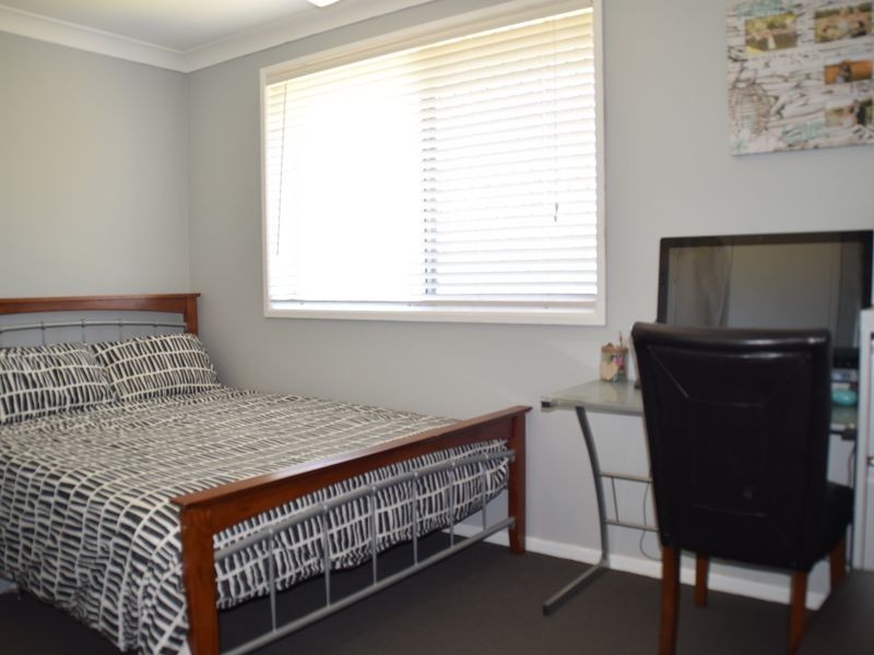 8 Furness Crescent, Warwick QLD 4370