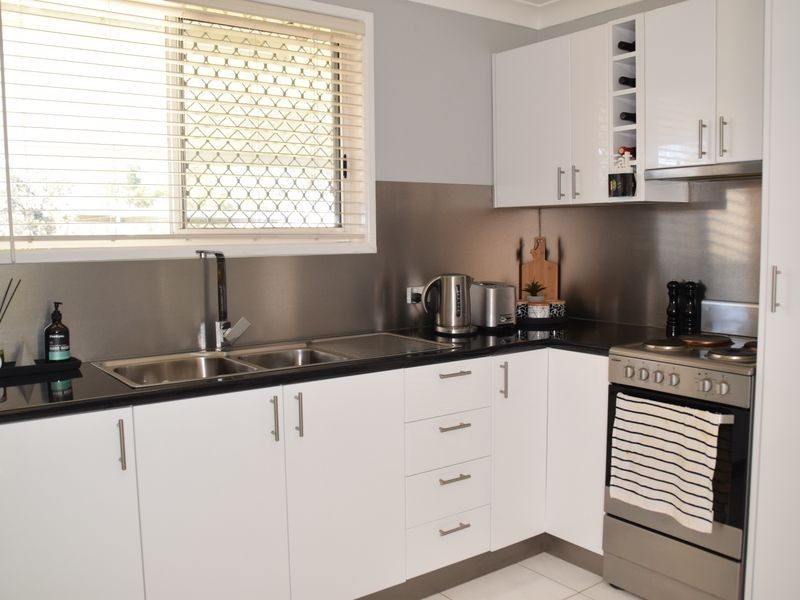 8 Furness Crescent, Warwick QLD 4370