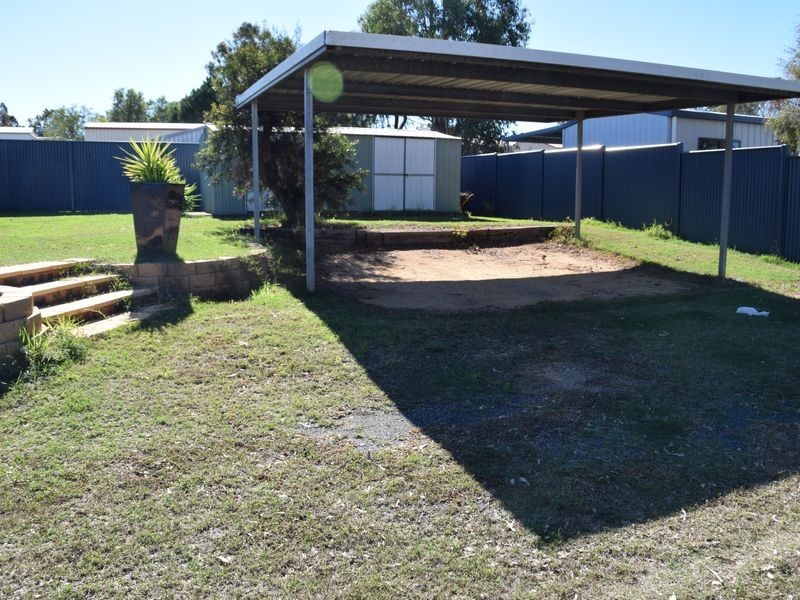 8 Furness Crescent, Warwick QLD 4370