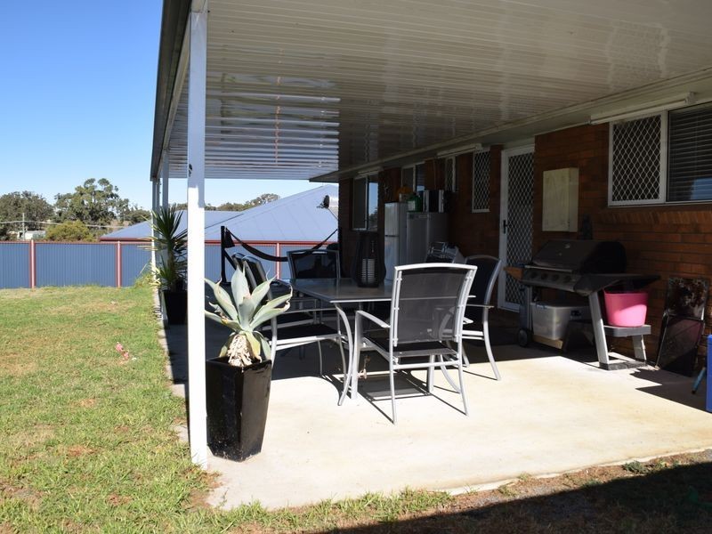 8 Furness Crescent, Warwick QLD 4370