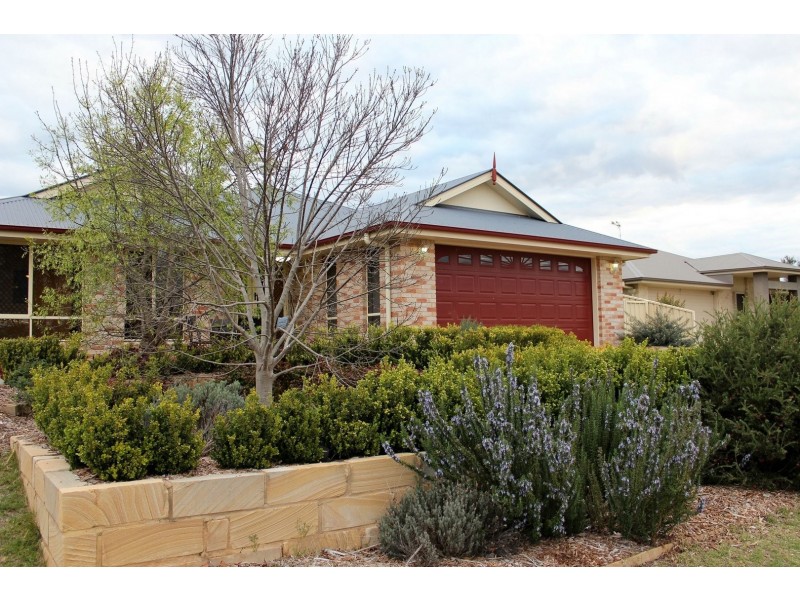 11 Coulsell Street, Warwick QLD 4370