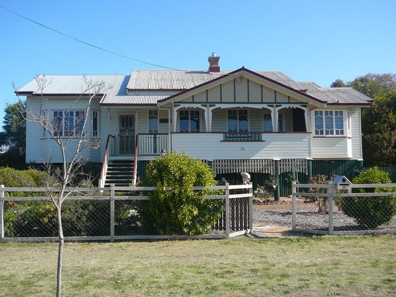 16 Albert Street, Warwick QLD 4370