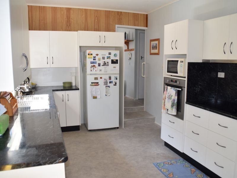 27 Lester Street, Pratten QLD 4370