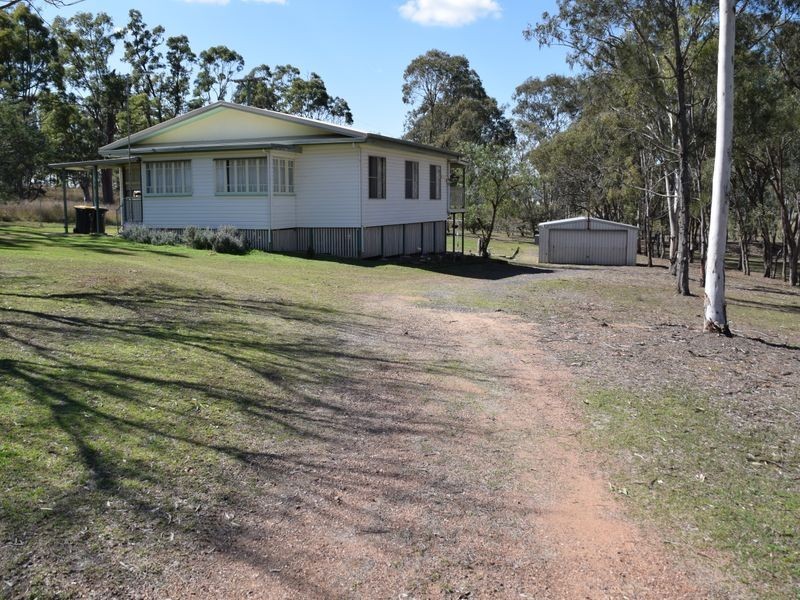 27 Lester Street, Pratten QLD 4370