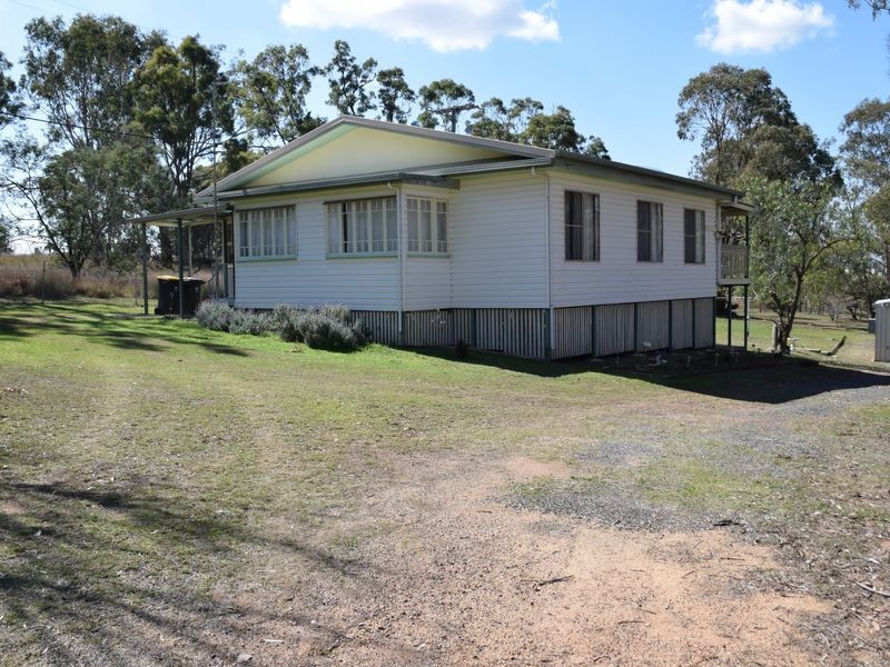 27 Lester Street, Pratten QLD 4370