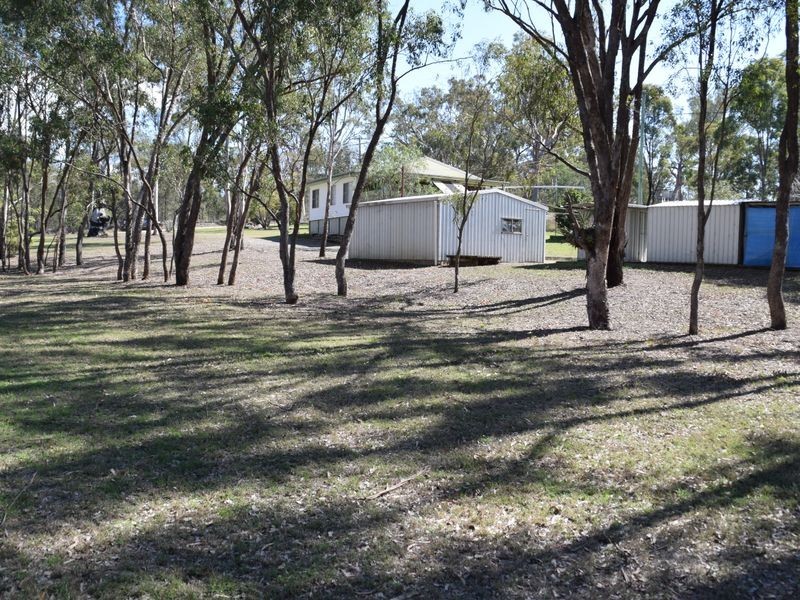 27 Lester Street, Pratten QLD 4370