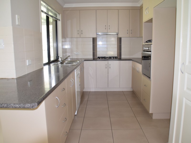 32 Devitt Street, Warwick QLD 4370