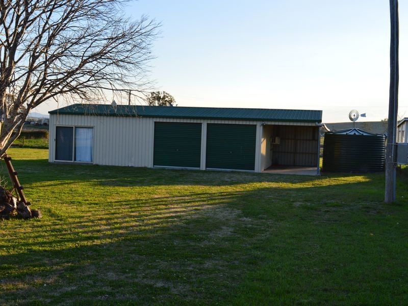 23 Oak Street, Tannymorel QLD 4372