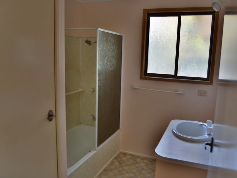 1 Vanneck Street, Yangan QLD 4371