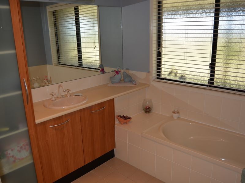 64 Smith Road, Mount Marshall QLD 4362