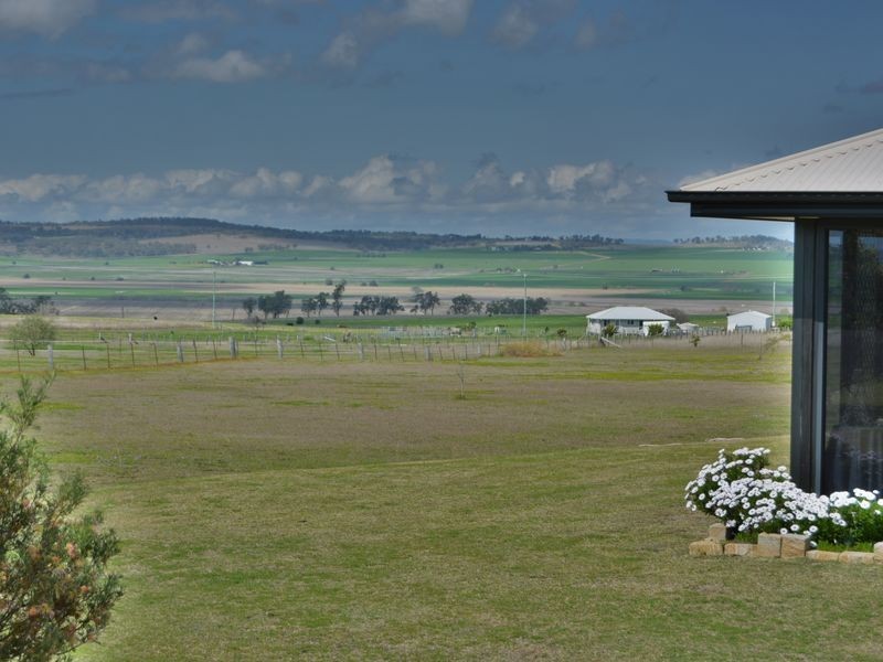 64 Smith Road, Mount Marshall QLD 4362