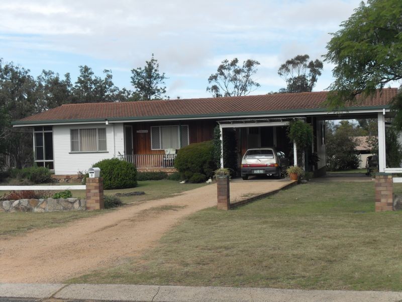 2 Rowland Street, Warwick QLD 4370