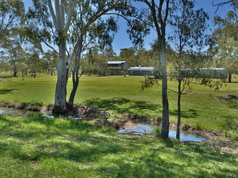2369 Leyburn Cunningham Road, Pratten QLD 4370