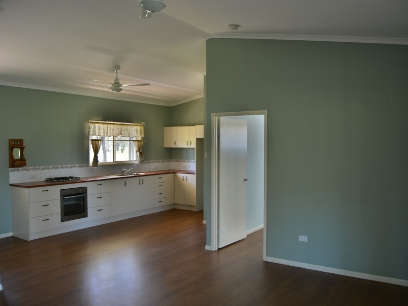 2369 Leyburn Cunningham Road, Pratten QLD 4370