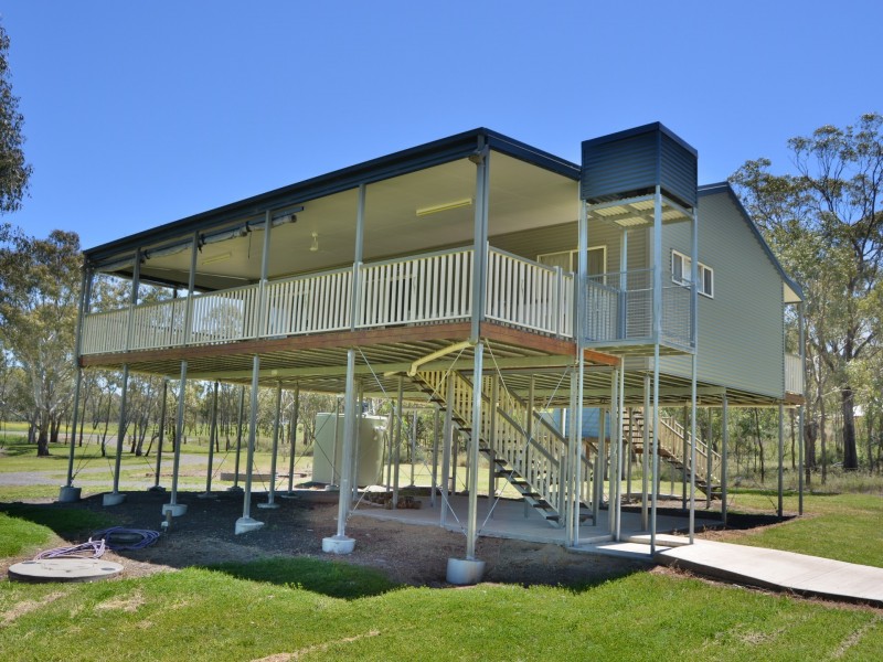 2369 Leyburn Cunningham Road, Pratten QLD 4370