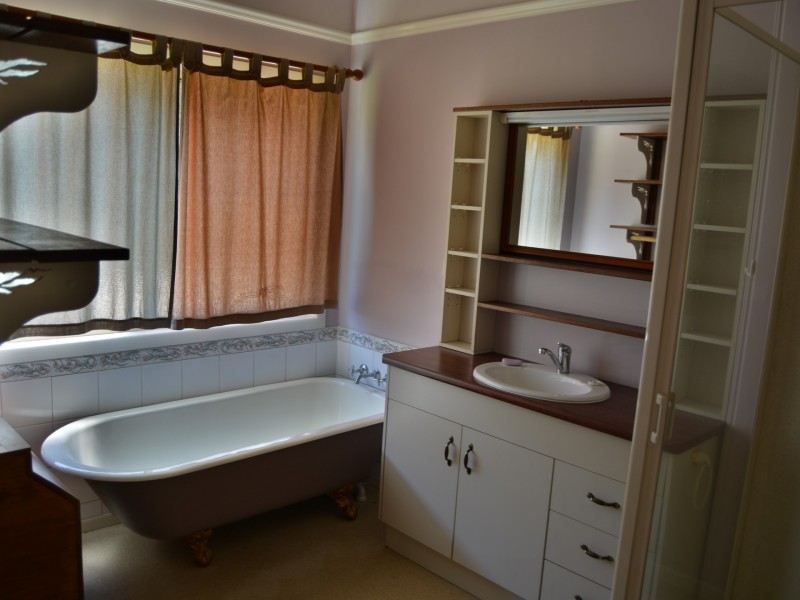 2369 Leyburn Cunningham Road, Pratten QLD 4370