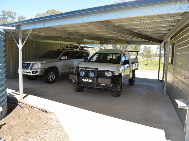2369 Leyburn Cunningham Road, Pratten QLD 4370