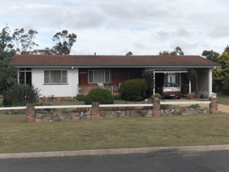 2 Rowland Street, Warwick QLD 4370