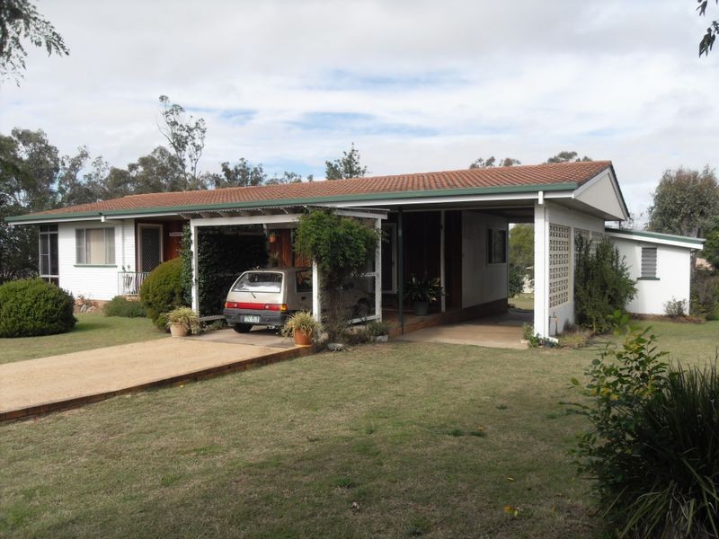 2 Rowland Street, Warwick QLD 4370