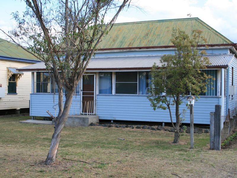 8 Pine Street, Warwick QLD 4370