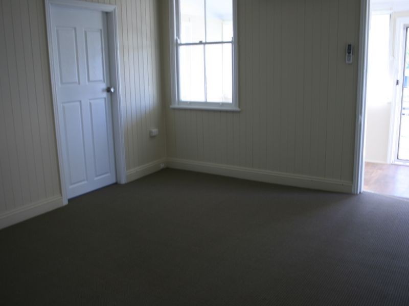 8 Pine Street, Warwick QLD 4370