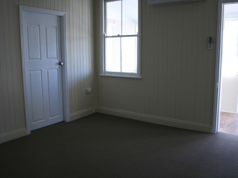 8 Pine Street, Warwick QLD 4370