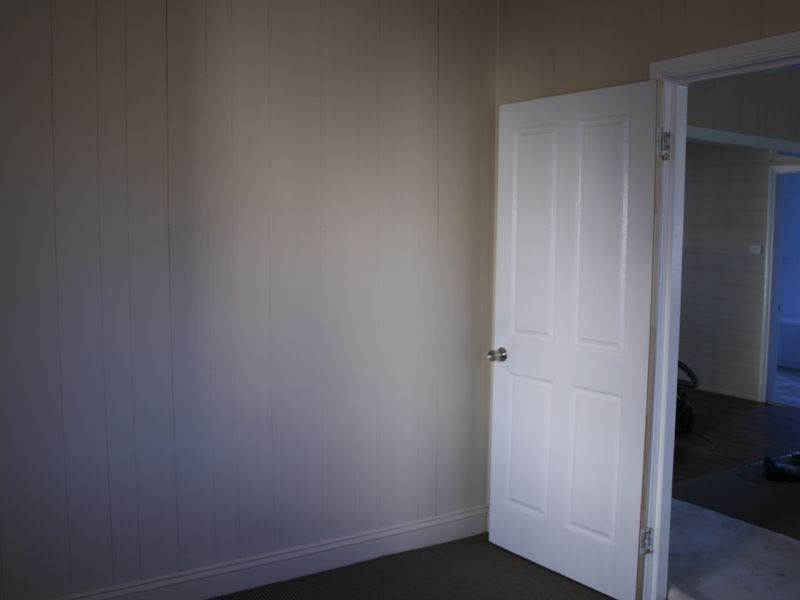 8 Pine Street, Warwick QLD 4370