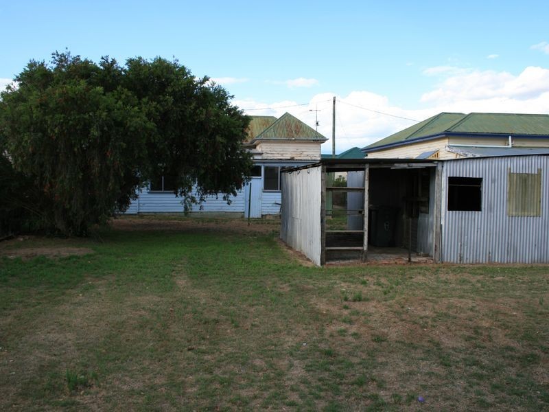 8 Pine Street, Warwick QLD 4370