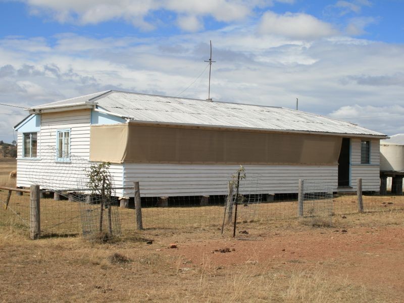 983 Crystal Mountain Road, Dalveen QLD 4374