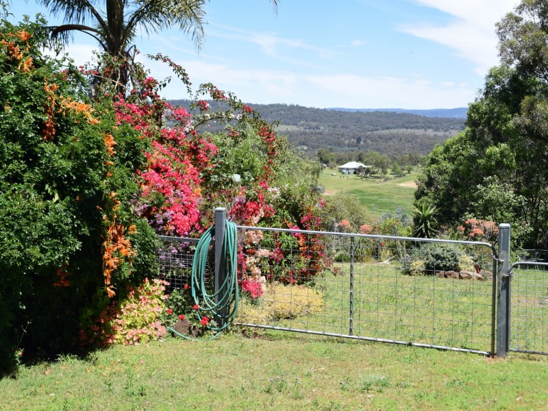 13 Westview Road, Rosenthal Heights QLD 4370