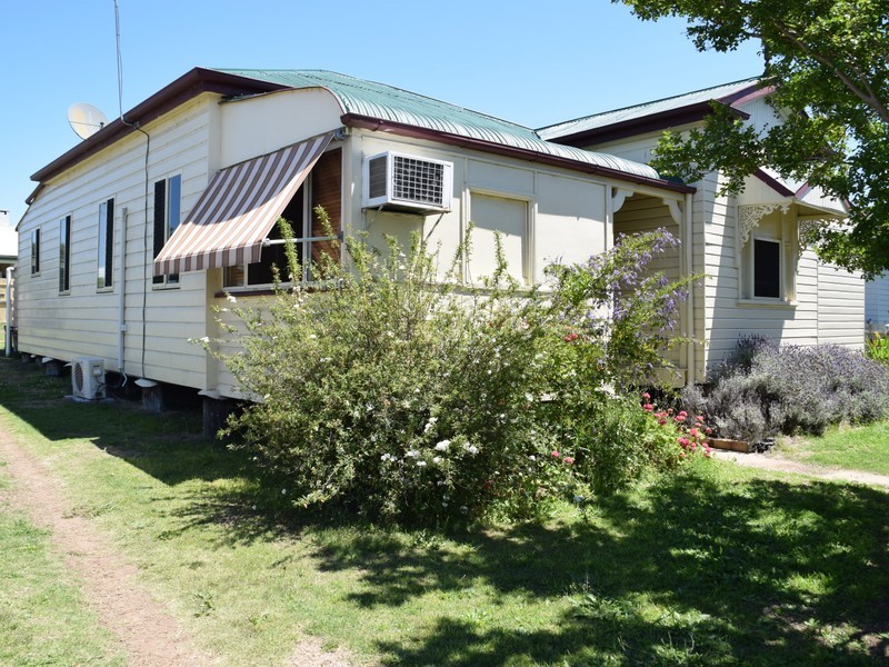 102 Wood Street, Warwick QLD 4370