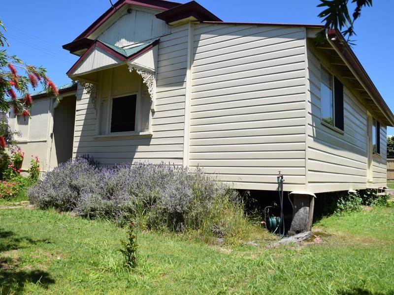 102 Wood Street, Warwick QLD 4370