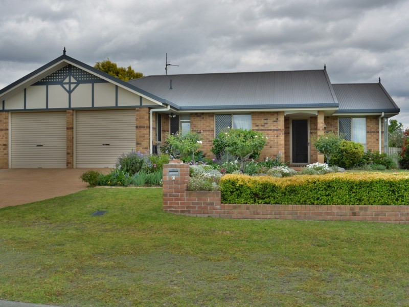 11 Flynn Drive, Warwick QLD 4370