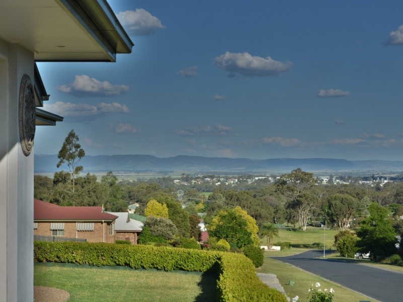 2 Daniel Drive, Warwick QLD 4370