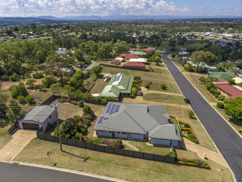 2 Daniel Drive, Warwick QLD 4370