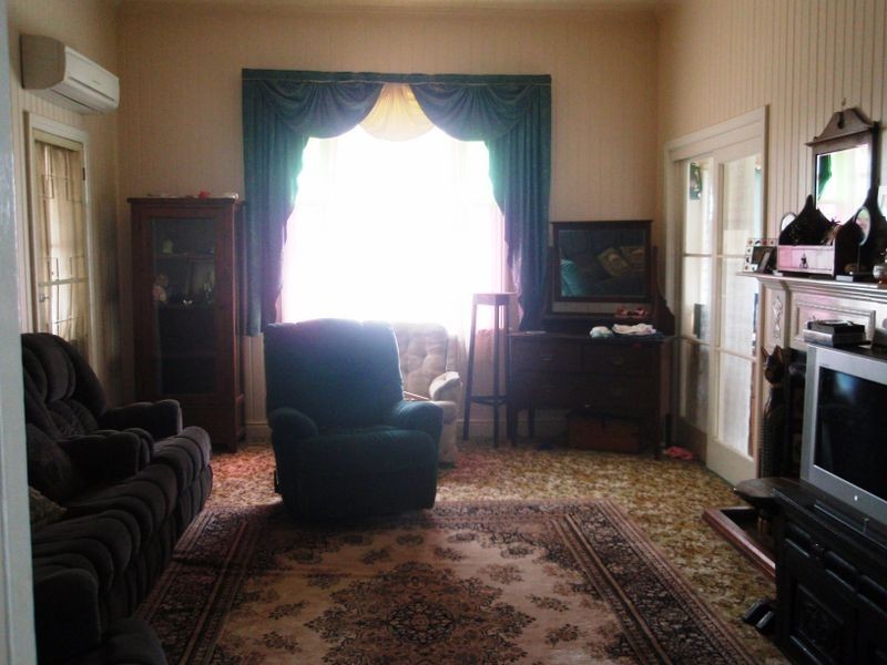 16 Wallace Street, Warwick QLD 4370