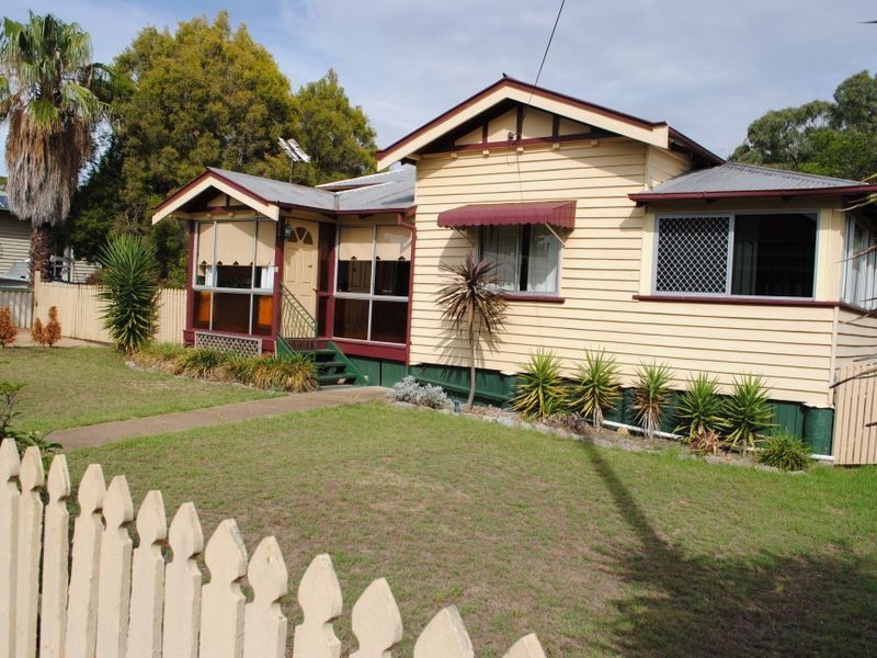 35 Myrtle Avenue, Warwick QLD 4370